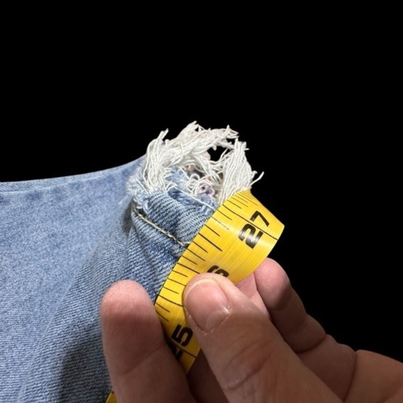 JUDY BLUE Los Angeles 16w high rise straight fit light wash distressed jeans EUC - Picture 3 of 16